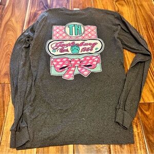 Women’s gatlinburg Tennessee long sleeve bow shirt. Size medium